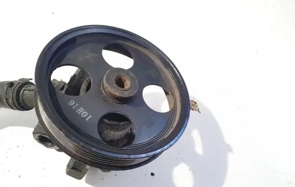 Opel Insignia A Power steering pump 13309836