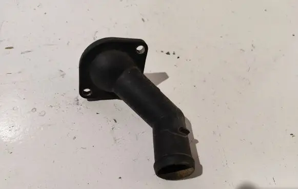 Volkswagen Golf VI Engine coolant pipe/hose 06A121121C 038121121D