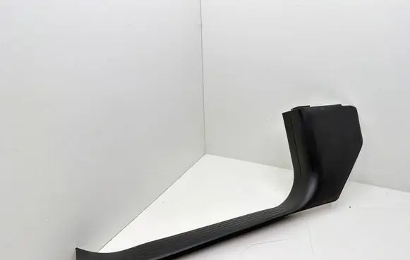Mercedes-Benz GLE (W166 - C292) Front sill trim cover A1666800135 18567321
