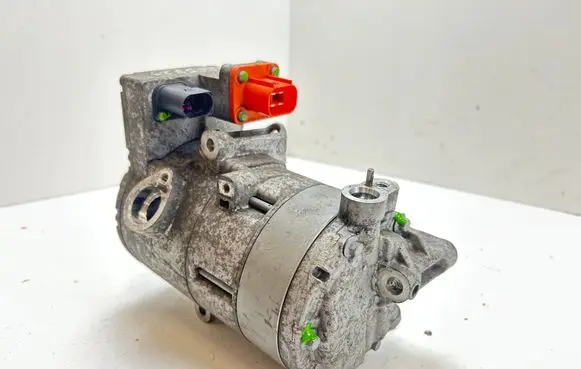 Volkswagen Golf VII Air conditioning (A/C) compressor (pump) 3GD816803A