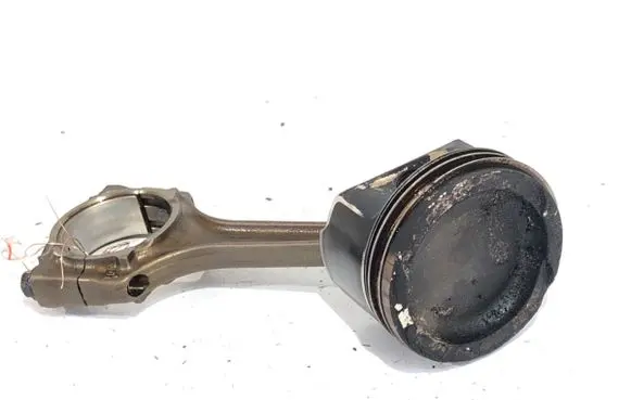 Fiat Tipo Piston with connecting rod 843A1000