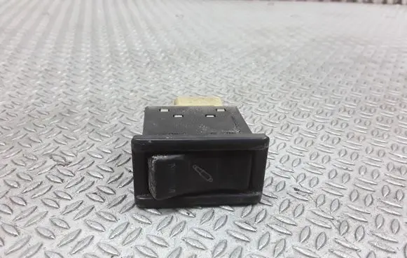Toyota Hilux (N80, N90, N100, N110) Suspension ride height/mode switch 