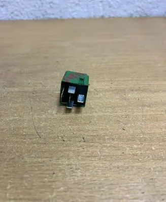 Mercedes-Benz E C207 W207 Other relay A0009828523 F4847