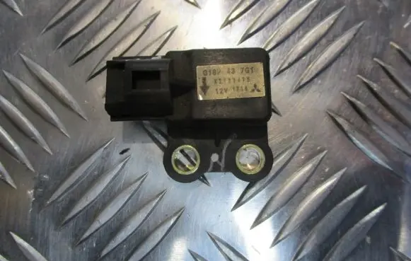 Mazda Premacy Airbag deployment crash/impact sensor G18P437G1