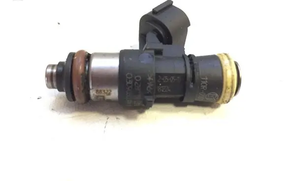 Volkswagen PASSAT B6 Fuel injector 03C906039A 028058831