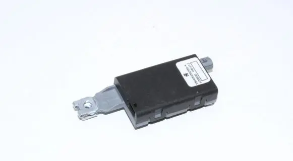 Peugeot RCZ Aerial antenna amplifier YM40500280A