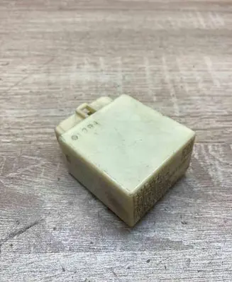 Mazda 626 Light relay BG3F66830 Flasher