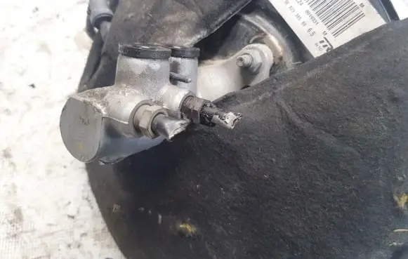 Peugeot 207 Master brake cylinder 32067093
