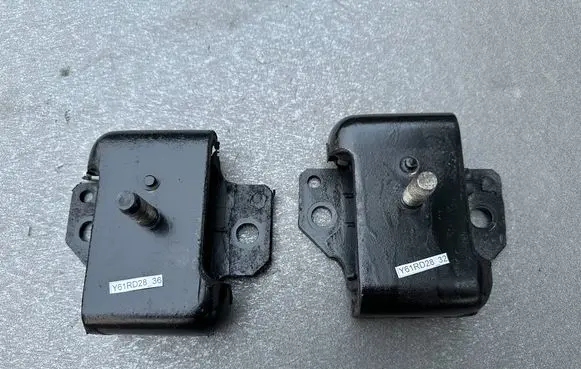 Nissan Patrol Y61 Engine mounting bracket 112200Y000