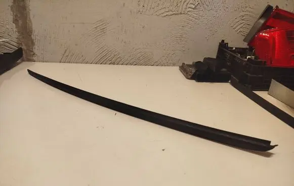 Audi A4 S4 B8 8K Windshield trim 