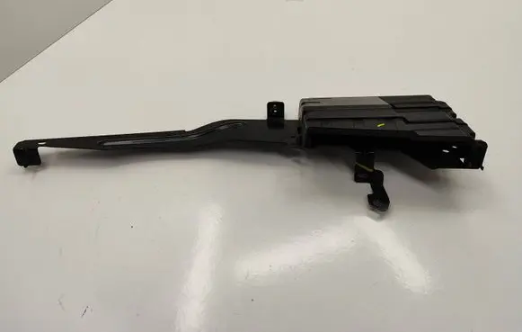 Peugeot 508 II Other engine bay part 9672188380