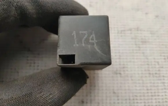 Volkswagen Transporter - Caravelle T4 Other relay 1H0955529 72HV603