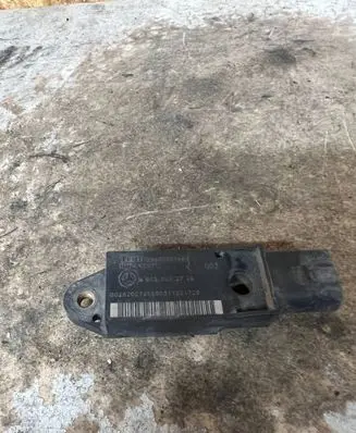 Mercedes-Benz E W211 Airbag deployment crash/impact sensor A0028202726