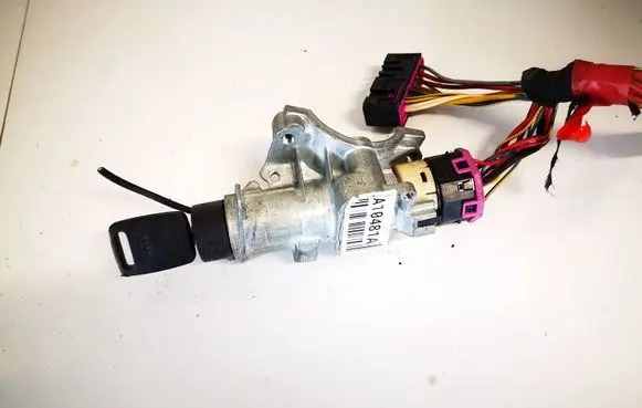 Audi A4 S4 B5 8D Ignition lock 4d0905851e