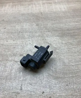 Volvo V70 Turbo solenoid valve 30611668 7224010