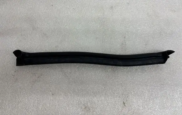 BMW 3 E46 Engine compartment rubber 3400361