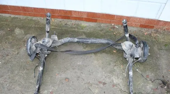 Peugeot iOn Rear axle beam 