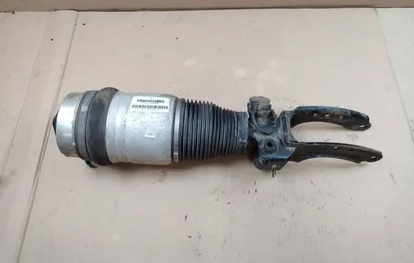 Porsche Cayenne (9PA) Air suspension front shock absorber 7L5616040A