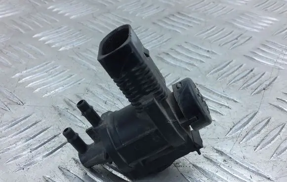 Volkswagen Scirocco Turbo solenoid valve 1J0906283B