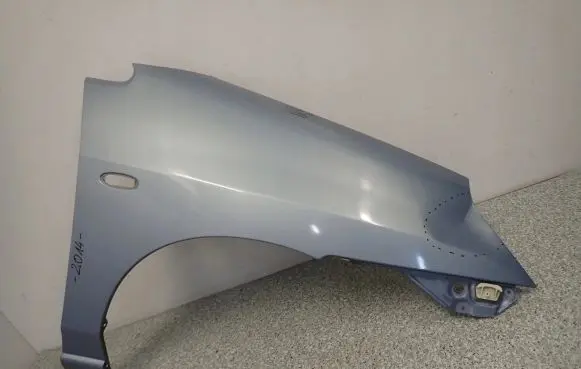 Suzuki Liana Fender