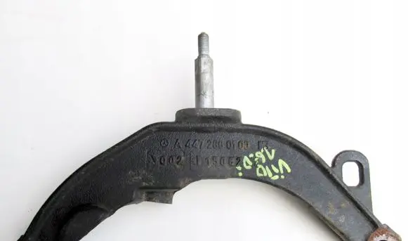 Mercedes-Benz Vito Viano W447 Engine mounting bracket A4472660100