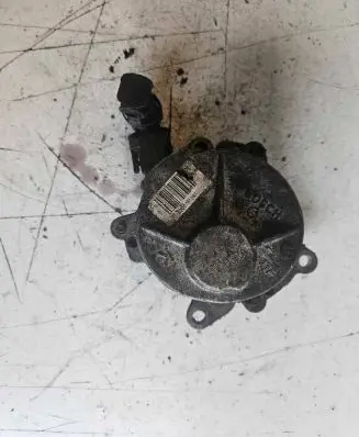 Opel Vivaro Vacuum pump 781547B