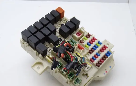 Mercedes-Benz A W168 Fuse module A4545400324 MN902449