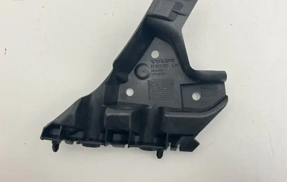 Volvo XC60 Front bumper mounting bracket 31383163