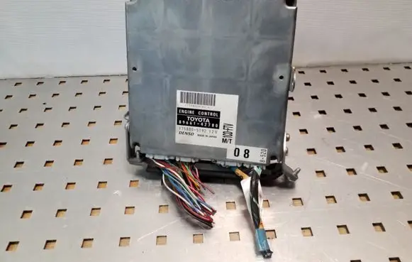 Toyota RAV 4 (XA20) Engine control unit/module 8966142780 1758005192