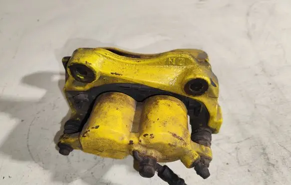 Front brake caliper