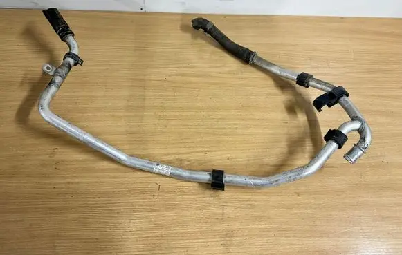 Volkswagen Touareg II Engine coolant pipe/hose 7P0819912C