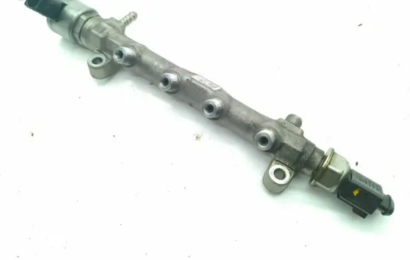 Volkswagen PASSAT B8 Fuel main line pipe 04L089G 0156088