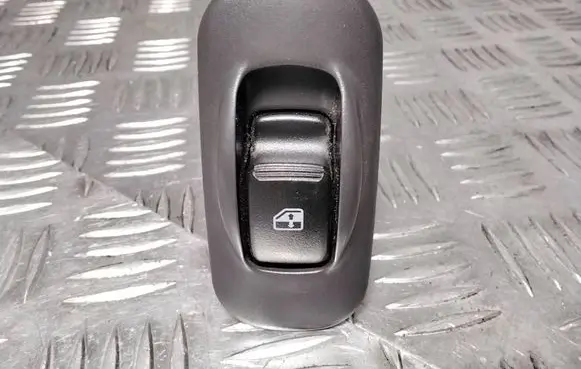 Mitsubishi Galant Electric window control switch MB962804 205265