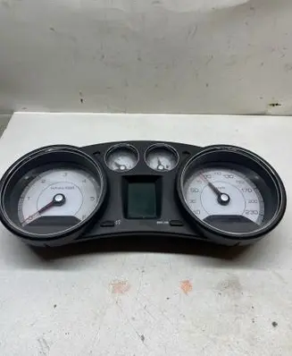 Speedometer (instrument cluster)