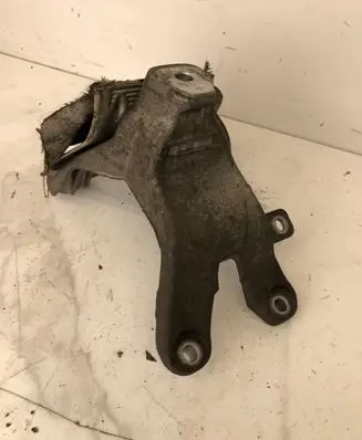 Audi A4 S4 B8 8K Engine mounting bracket 8K0199388A 8K0199388AH