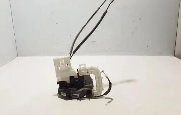 Hyundai Ioniq Front door lock 81310G2010