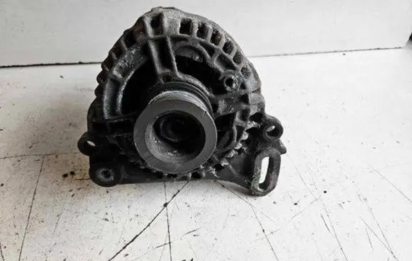 Volkswagen Golf V Generator/alternator 0124325126 036903024M