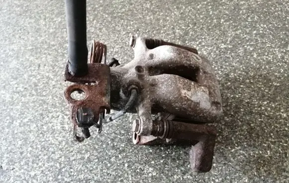 Volkswagen Caddy Rear brake caliper