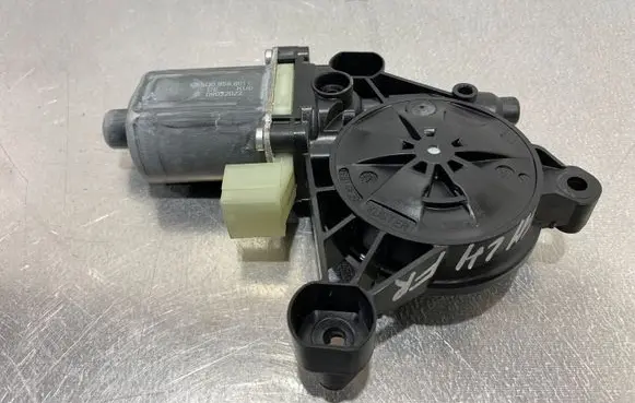 Cupra Formentor Front door window regulator motor 5Q0959801C 0130822077