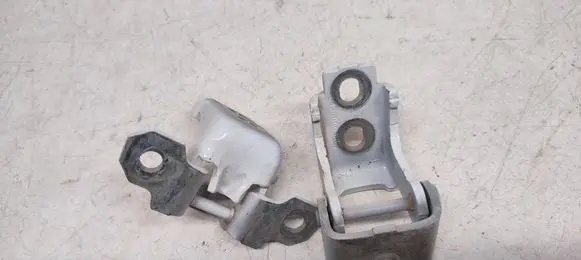 Rear door hinge set