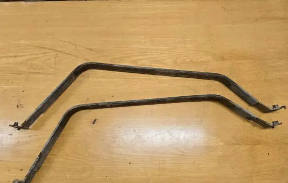 Mazda CX-7 Fuel tank mounting bracket 