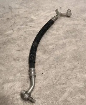 Jeep Grand Cherokee Air conditioning (A/C) pipe/hose 68161176AA 12530037