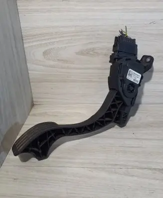 Ford Mondeo MK IV Accelerator throttle pedal 6G929F836RD C95YE03 6PV01083414
