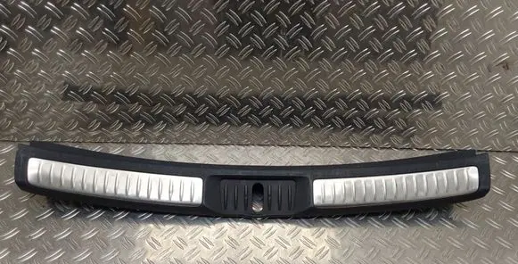 Toyota Avensis T270 Trunk/boot sill cover protection 5838705110