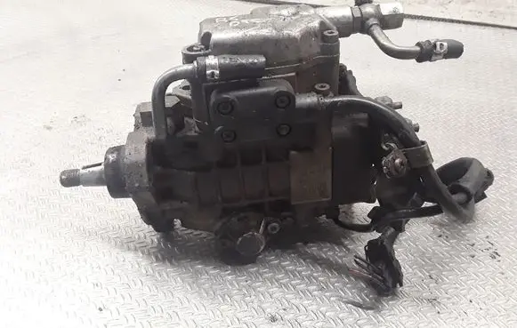 Audi A4 S4 B5 8D Fuel injection high pressure pump 028130115A 0460404969