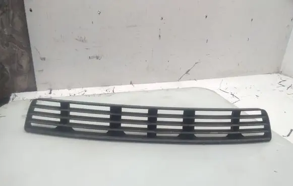 Audi A4 S4 B5 8D Front bumper lower grill 8D0807683