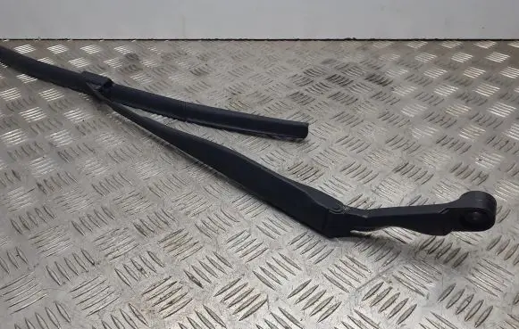 Infiniti Q70 Y51 Windshield/front glass wiper blade 