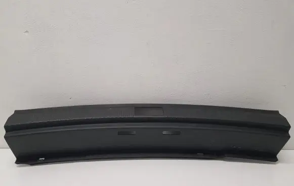 Trunk/boot sill cover protection