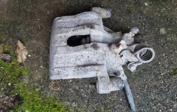 Ford Focus Rear brake caliper