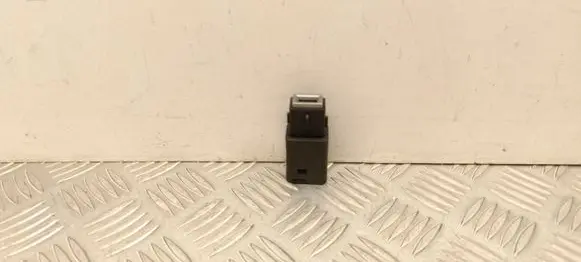 Citroen C4 III e-C4 USB socket connector 9824334377